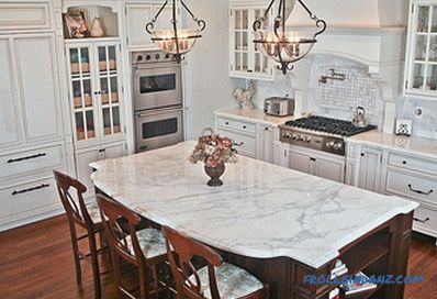 İç mekanda beyaz mutfak - Klasik beyaz renkte bir mutfağın iç fotoğrafını 41 fotoğraf