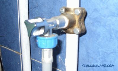 Bir çamaşır makinesini su kaynağına ve kanalizasyona nasıl bağlayabilirsiniz