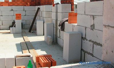 Bir ev inşa etmek için hangi bloklar daha iyidir