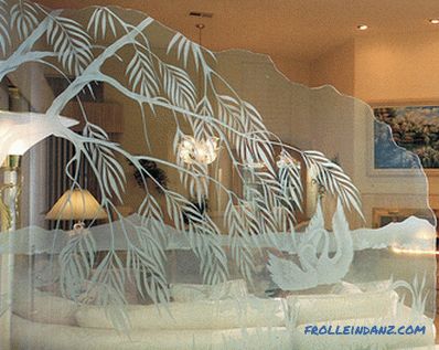 İç kısımda cam - dekoratif, buzlu ve renkli cam kullanmanın 50 fikri