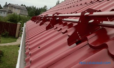Özel bir evin çatısı için daha iyi metal veya yumuşak çatı nedir